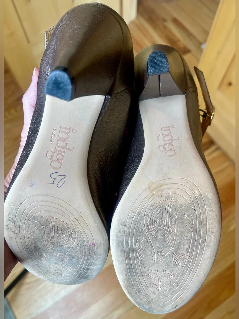 Clarks indigo strap